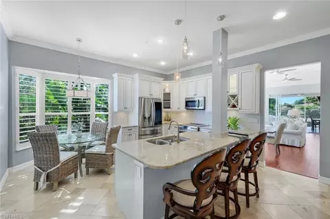 1840 Les Chateaux Blvd #4, Naples, FL 34109