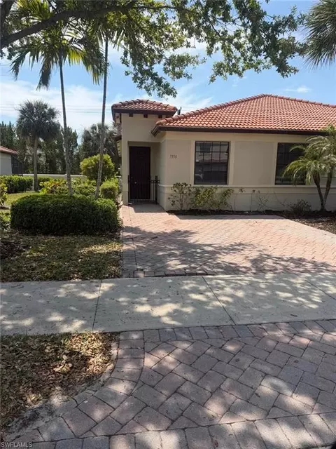 7350 Bristol Cir, Naples, FL 34120