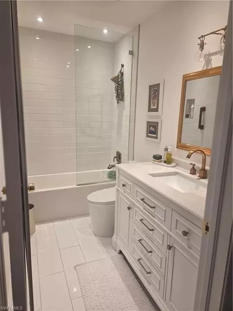 Bath - 3531 County Barn Rd #C201, Naples, FL 34112 photo 1 of 2