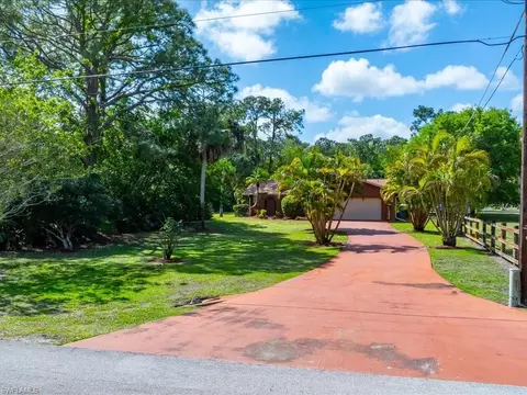 3890 27th Ave SW, Naples, FL 34117