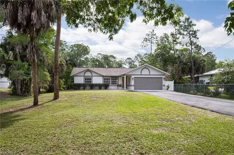 380 6th St NE, Naples, FL 34120