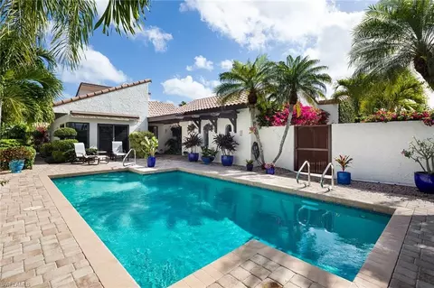 565 Tierra Mar Ln #33, Naples, FL 34108