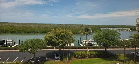 13105 Vanderbilt Dr #502, Naples, FL 34110