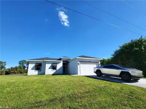 6048 Stratton Rd, Fort Myers, FL 33905