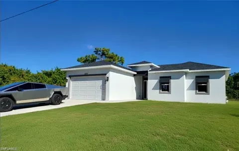 6050 Stratton Rd, Fort Myers, FL 33905