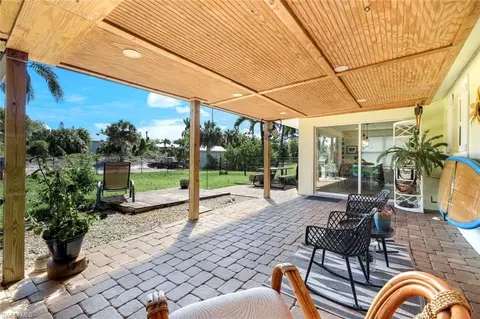 Exterior - 20621 Pine Tree Ln, Estero, FL 33928 photo 2 of 4