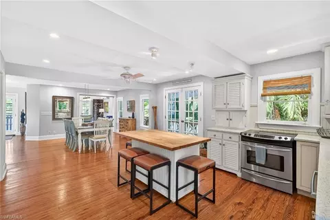 Kitchen - 660 8th Ave S, Naples, FL 34102 photo 3 of 5