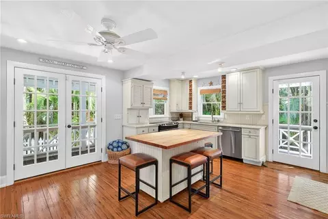 Kitchen - 660 8th Ave S, Naples, FL 34102 photo 1 of 5