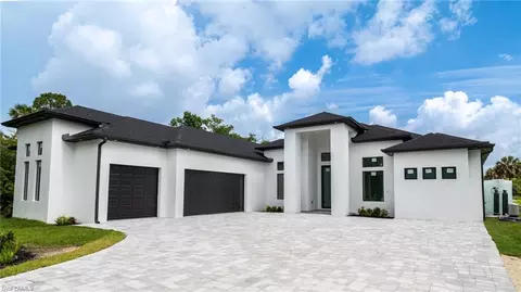 649 Golden Gate Blvd E, Naples, FL 34120