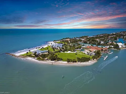210 220 Bay Rd, Naples, FL 34102 photo 4
