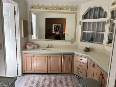 Bath - 49 Turquoise Ave #49T, Naples, FL 34114 photo 2 of 4