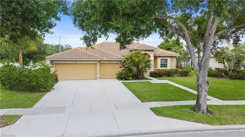 3323 Mystic River Dr, Naples, FL 34120
