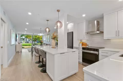 658 Broad Ave S #J658, Naples, FL 34102