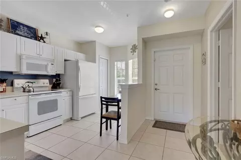 9175 Celeste Dr #303, Naples, FL 34113 photo 2