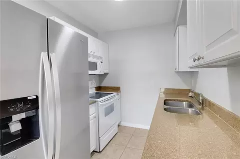 4635 Bayshore Dr #P4, Naples, FL 34112