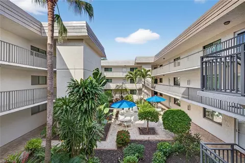 788 Park Shore Dr #C25, Naples, FL 34103