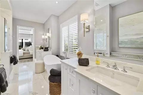 Bath - 1850 Kingfish Rd, Naples, FL 34102 photo 6 of 10