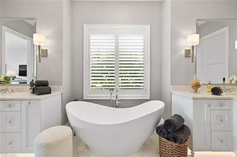 Bath - 1850 Kingfish Rd, Naples, FL 34102 photo 4 of 10