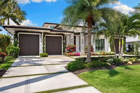Exterior - 1850 Kingfish Rd, Naples, FL 34102 photo 3 of 7