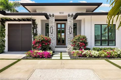 Exterior - 1850 Kingfish Rd, Naples, FL 34102 photo 5 of 7