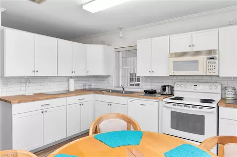 Kitchen - 33 Monaco Ter, Naples, FL 34112 photo 2 of 2