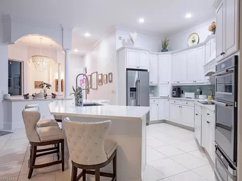 Kitchen - 2844 Coco Lakes Dr, Naples, FL 34105 photo 3 of 4