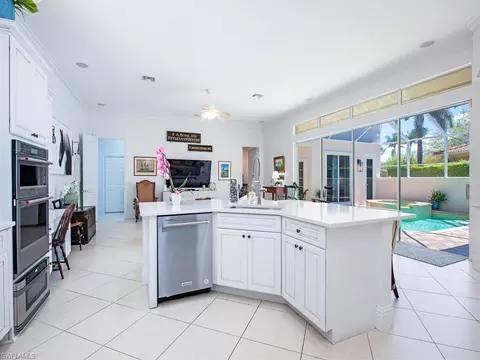 Kitchen - 2844 Coco Lakes Dr, Naples, FL 34105 photo 4 of 4