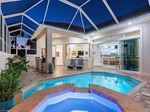 2844 Coco Lakes Dr, Naples, FL 34105
