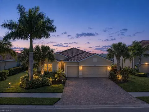 2151 Vermont Ln, Naples, FL 34120