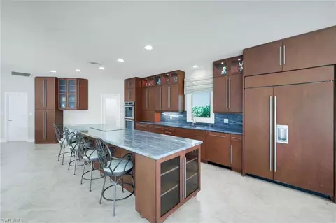 Kitchen - 2147 Snook Dr, Naples, FL 34102 photo 4 of 5