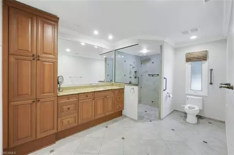 Bath - 2147 Snook Dr, Naples, FL 34102 photo 2 of 4