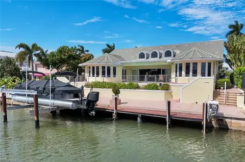 Exterior - 2147 Snook Dr, Naples, FL 34102 photo 17 of 18
