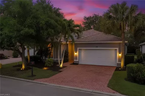219 Glen Eagle Cir, Naples, FL 34104