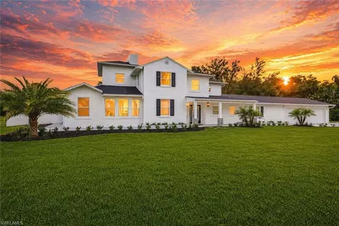 250 19th St NW, Naples, FL 34120
