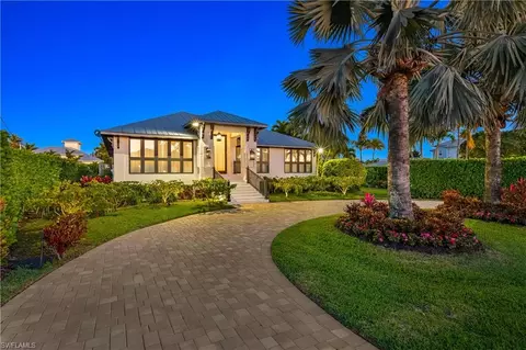 1585 Mullet Ln, Naples, FL 34102