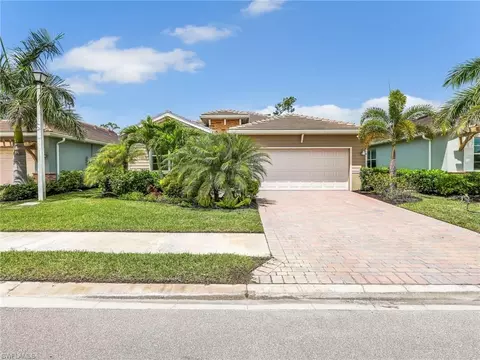 323 Tamarindo Ln, Naples, FL 34114