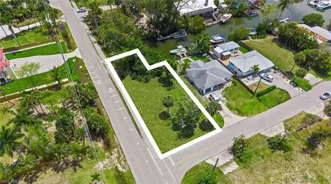 Orange St, Naples, FL 34112 photo 2