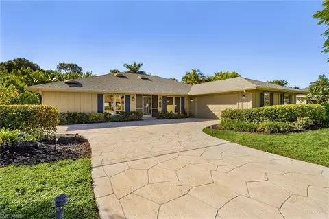 2377 Kings Lake Blvd, Naples, FL 34112