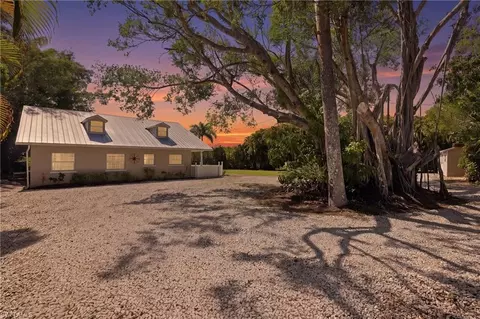 1313 Driftwood Dr, North Fort Myers, FL 33903