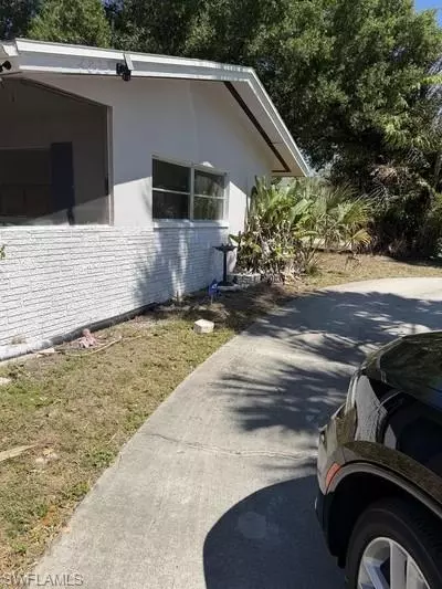 4825 Aztec Cir, Naples, FL 34112 photo 3