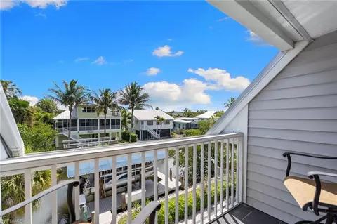 Exterior - 1286 Rainbow Ct, Naples, FL 34110 photo 5 of 13