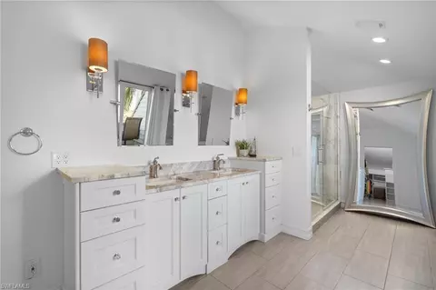 Bath - 1286 Rainbow Ct, Naples, FL 34110 photo 3 of 7