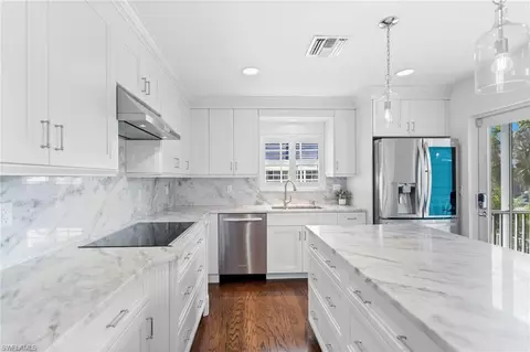 Kitchen - 1286 Rainbow Ct, Naples, FL 34110 photo 3 of 4