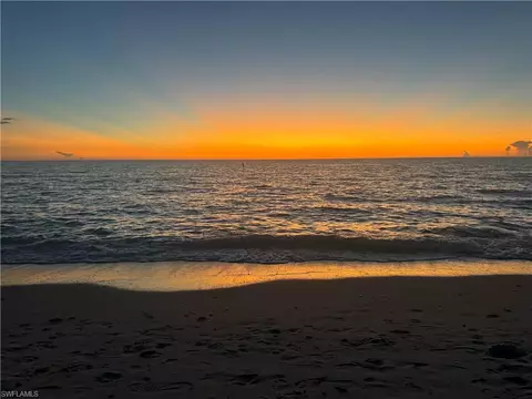366 Pine Ave, Naples, FL 34108 photo 9
