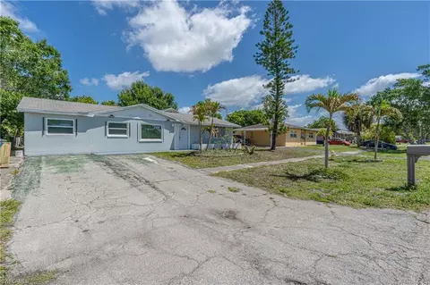 990 Jasmine St, North Fort Myers, FL 33903