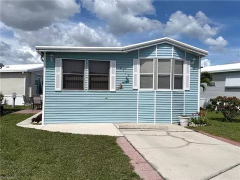 4710 Pilgrims Way W, Estero, FL 33928