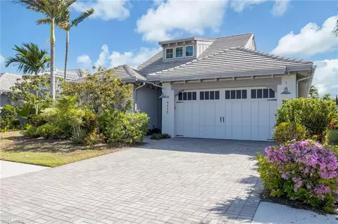 6466 Warwick Ave, Naples, FL 34113