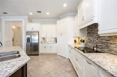 Kitchen - 6466 Warwick Ave, Naples, FL 34113 photo 3 of 3