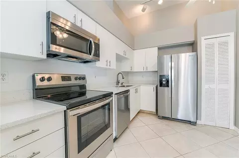 Kitchen - 20850 Blacksmith Frg, Estero, FL 33928 photo 4 of 4