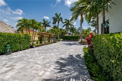 13617 Snapper Ln, Naples, FL 34114 photo 11